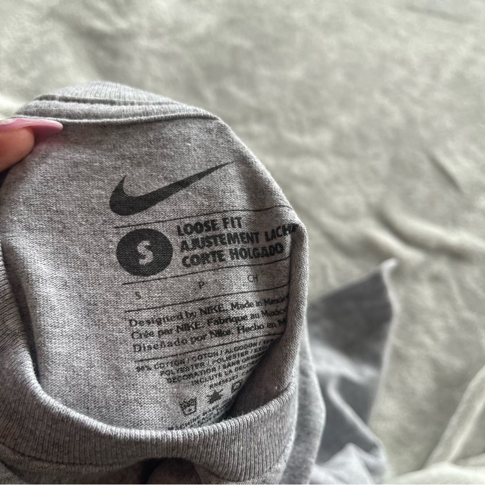 Nike Tee Small  - Picture 3 of 3